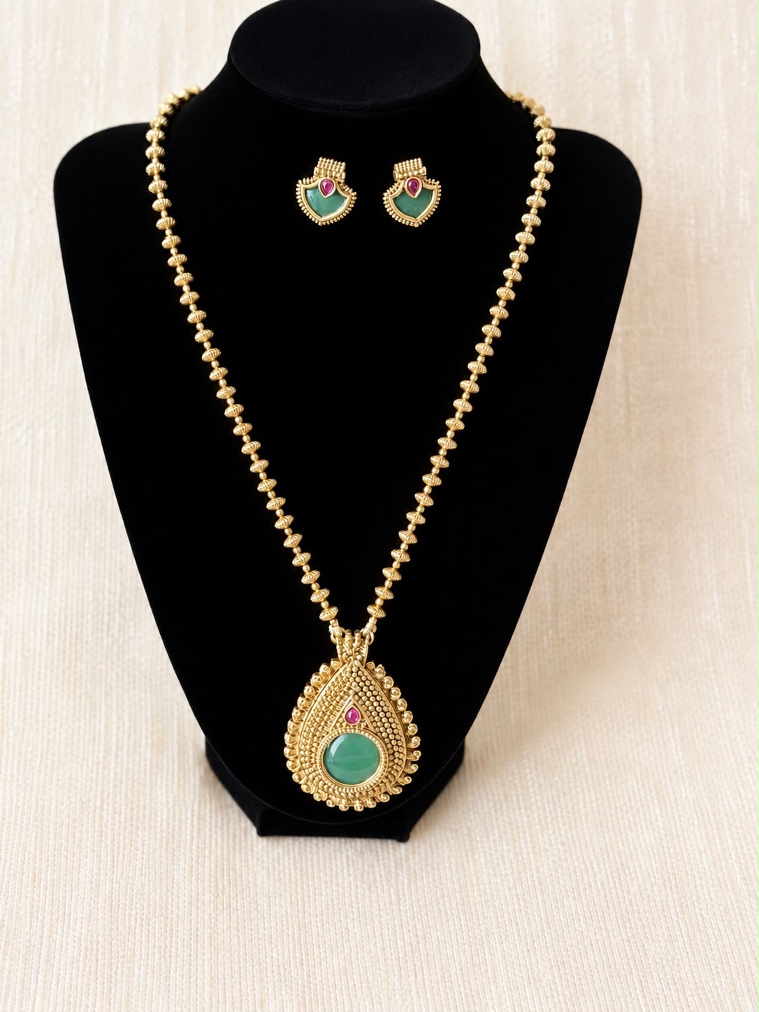 Emerald Royal Pendant Set