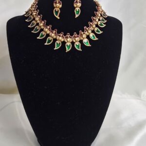 Emerald Leaf Choker