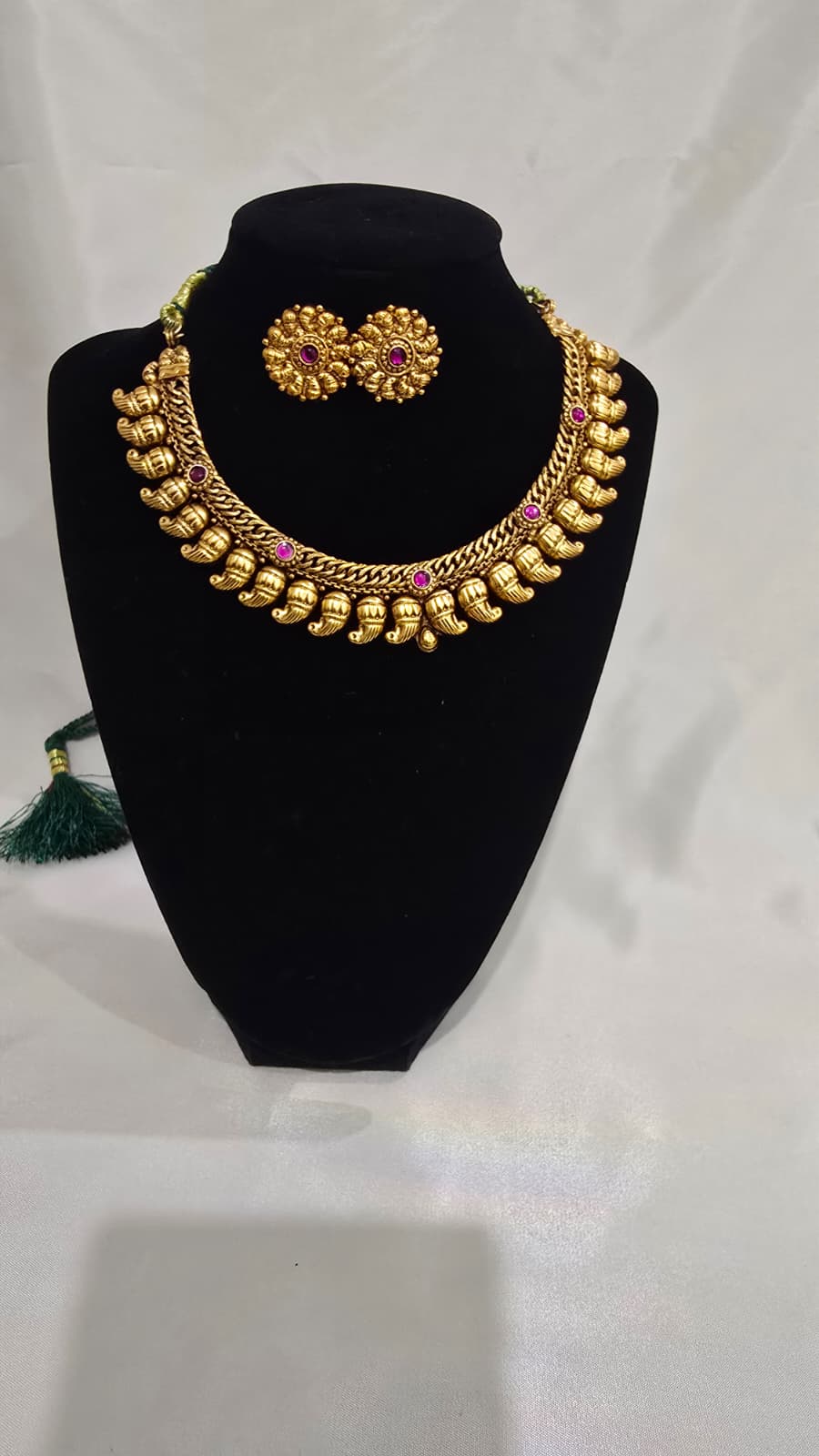 Heritage Bell Choker