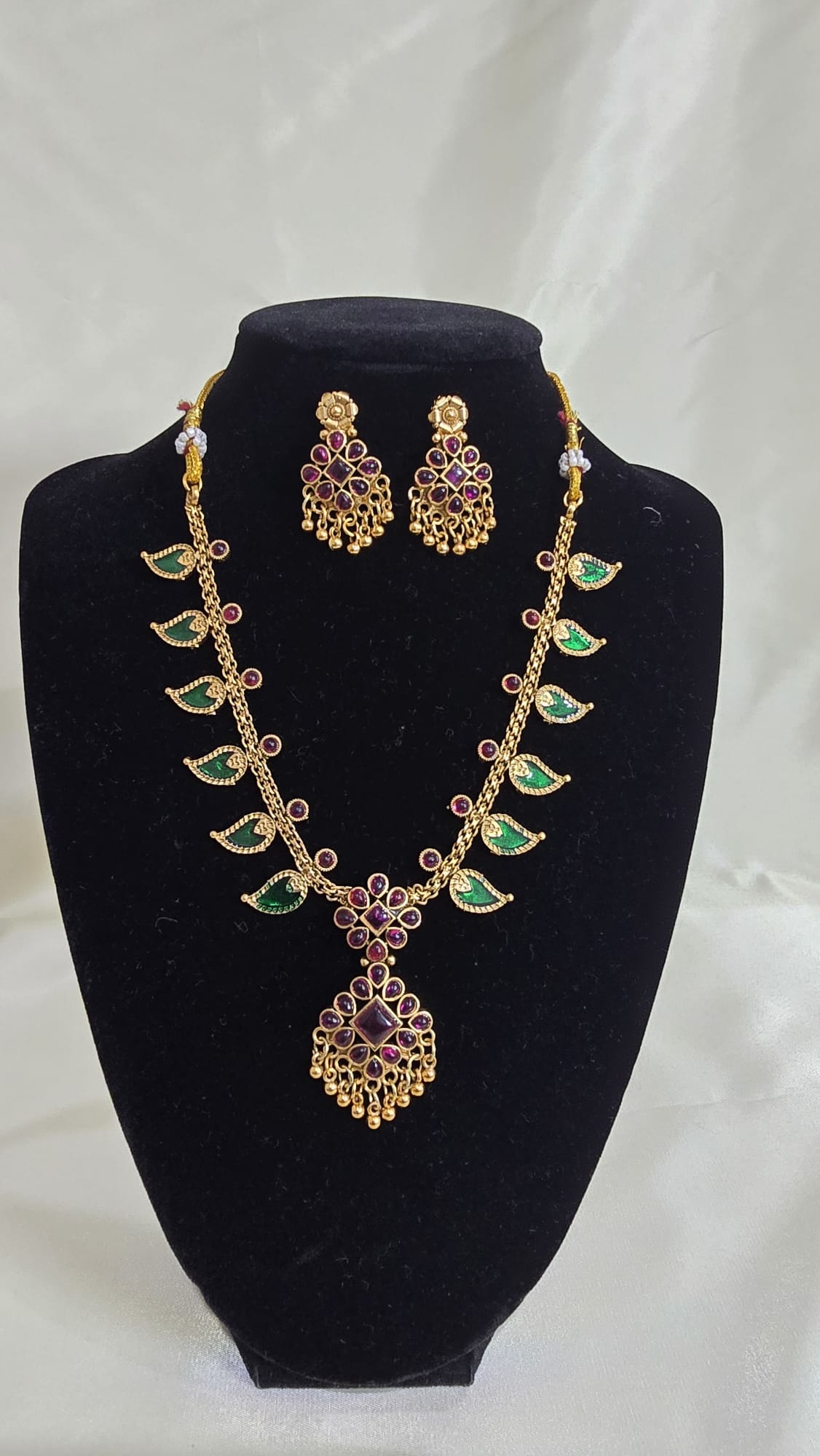 Leaf Vine Necklace Set