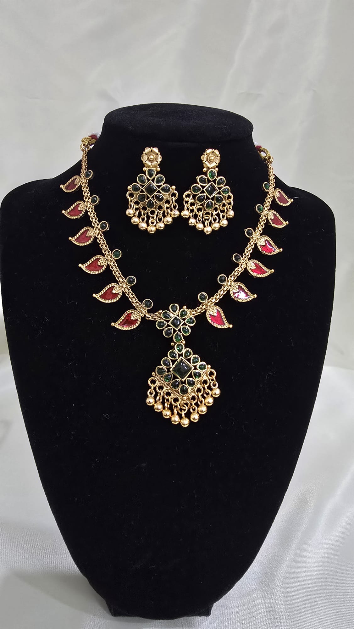 Ruby Leaf Pendant Set